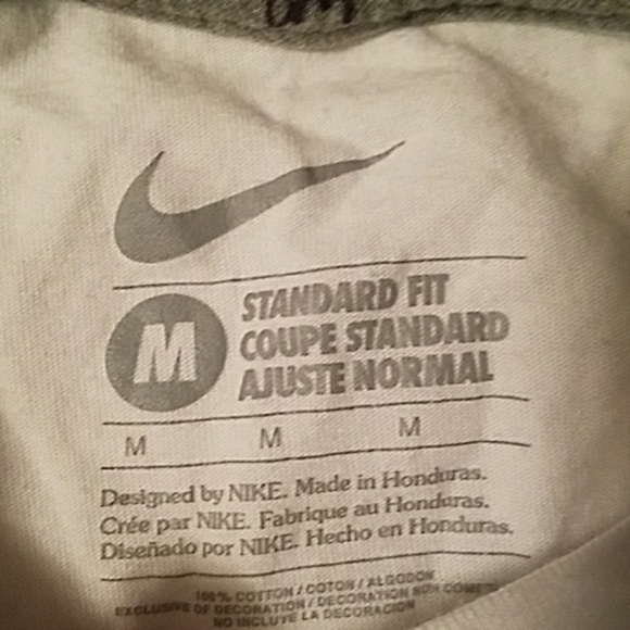 Nike tee - Picture 3 of 3